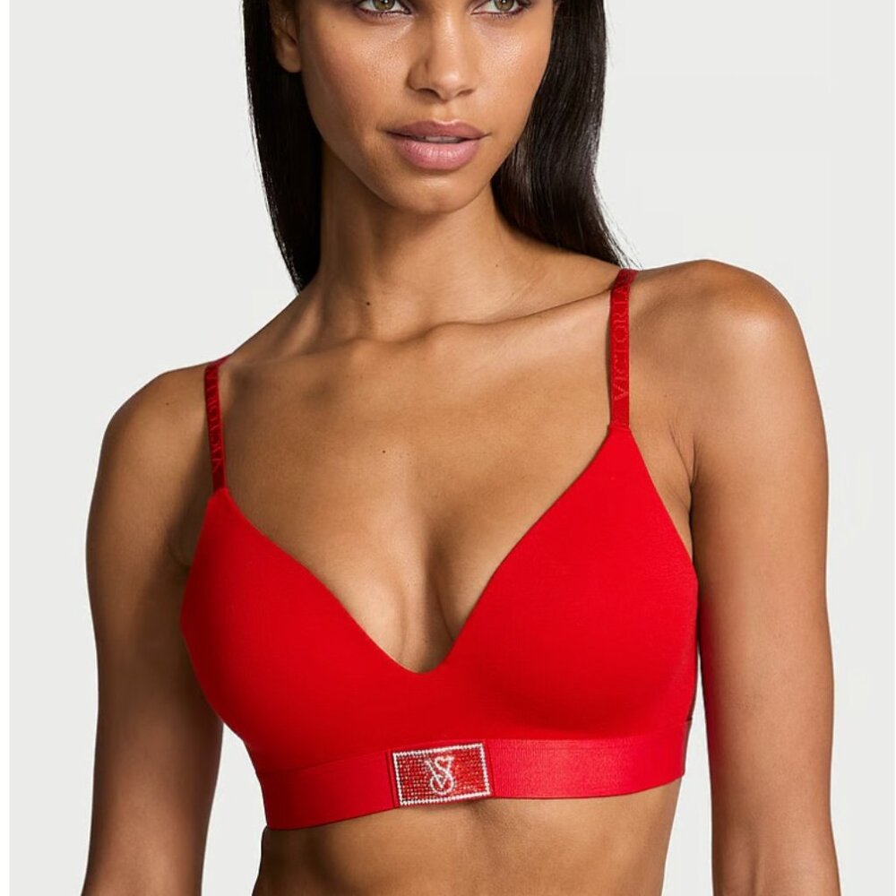 The T-shirt Shine Patch Lightly Lined Wireless Bra Lipstick RED size 36D RED